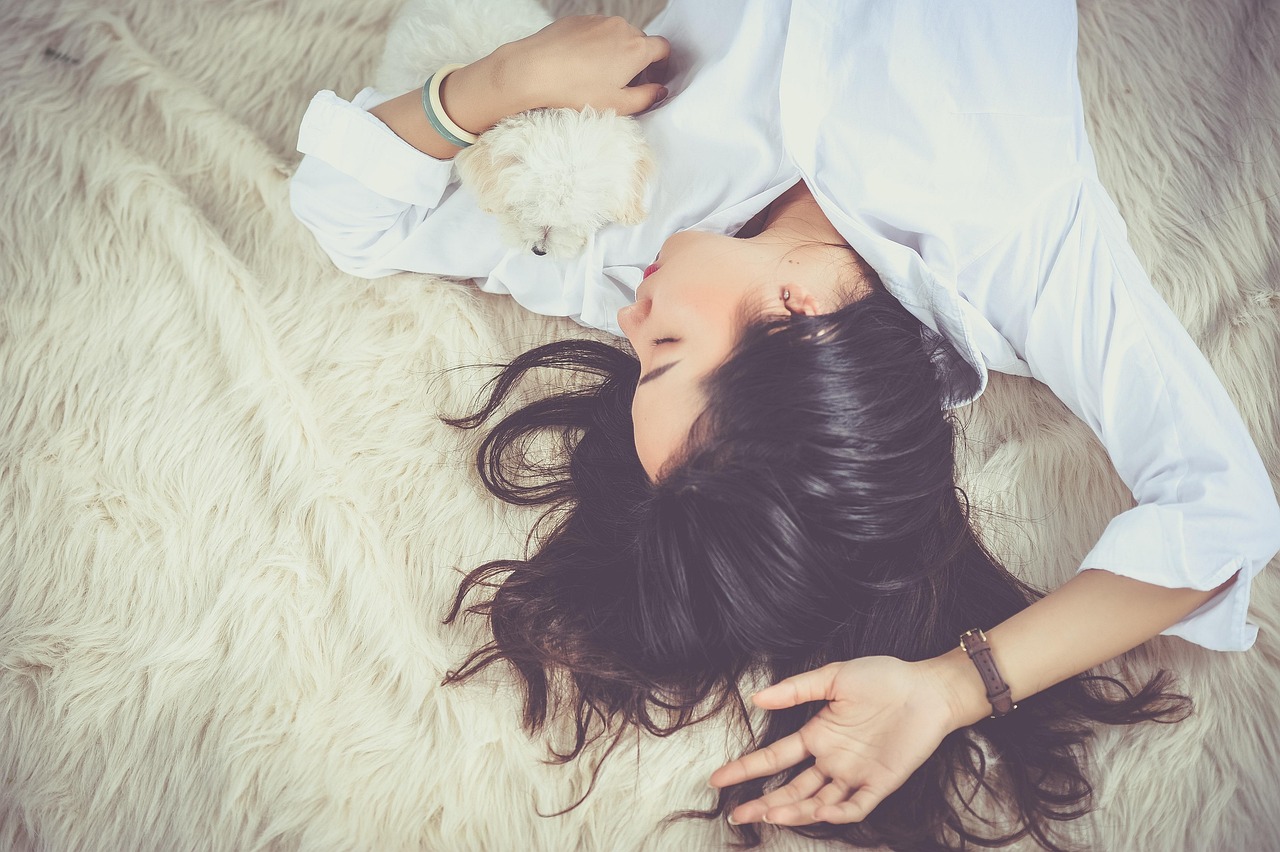 睡眠不足が太る理由とは？